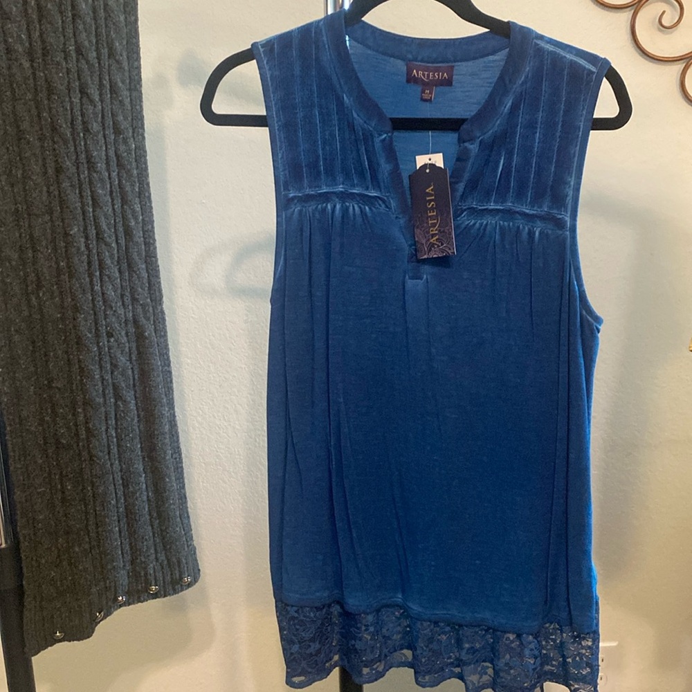 Artesia NWT Sleeveless Blouse